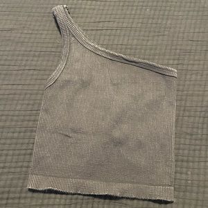 Nikibiki one shoulder tank